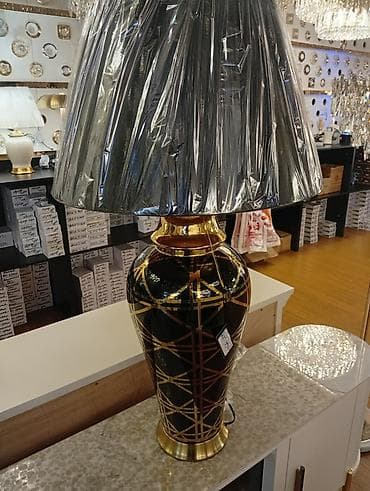 Настольная лампа с абажуром, декоративная - Форм‑фактор: настольная