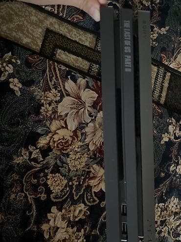 sony pla: PlayStation 4 Pro Limited Edition — The Last of Us Part II - — 1