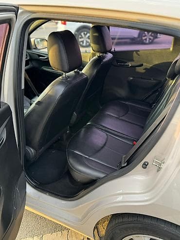 купить шевроле: Chevrolet Spark: 2018 г., 1 л, Вариатор, Бензин, Хэтчбэк — 4