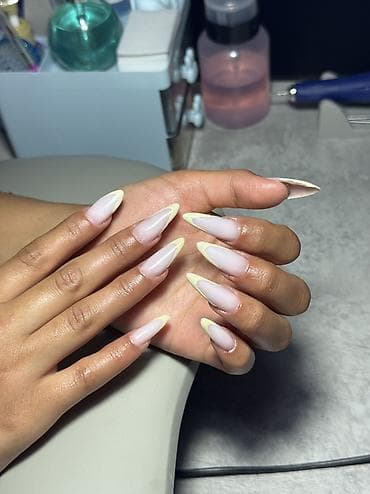архитектур: 💅 Маникюр с покрытием — 700сом ✨ Наращивание ногтей — 1000 сом — 2