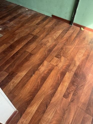 спасательный круг купить: Ламинат под дерево (тёплый орех/тик), классический рисунок с — 1