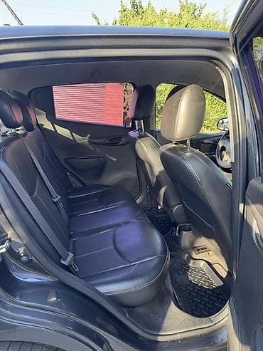 спаре: Chevrolet Spark: 2017 г., 1 л, Вариатор, Бензин, Хэтчбэк — 8