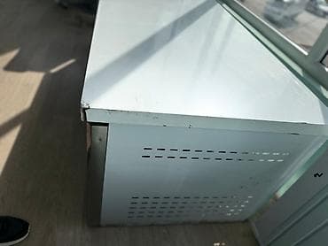 холодил: Профессиональный холодильный стол с двумя распашными дверцами -длина — 2