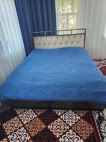 Двуспальная кровать, Б/у, С мягким изголовьем, длина - 200 см