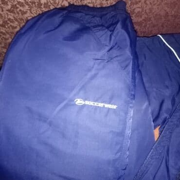 срочно продаю в связи с переездом: Спортивный тёплый костюм размер 52-54. Классный — 3