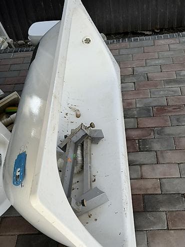 Ванна 170 на 70 (4000 сом) Раковина 56 на 45 (1100 сом) Всё в at lalafo.kg Ванна 170 на 70 (4000 сом) Раковина 56 на 45 (1100 сом) Всё в