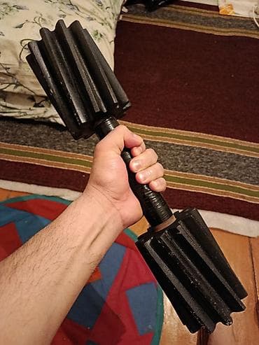 Необычная гантель-утяжелитель с рифлёными блоками - Материал: металл