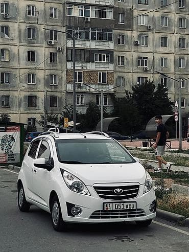 Chevrolet Spark: 2010 г., 0.1 л, Автомат, Бензин, Хэтчбэк