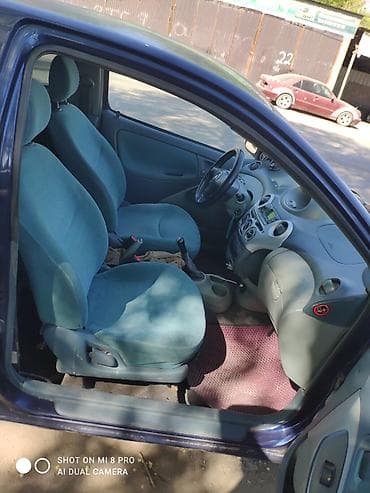 2000: Toyota Yaris: 2000 г., 1.3 л, Механика, Бензин, Хэтчбэк — 4