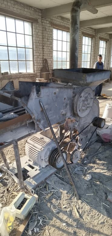 продаю связи с переездом: Дробилка КТУ 2 продаю дробить все, только ленты нету рабочий — 1