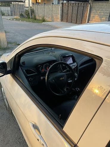 Транспорт: Chevrolet Spark: 2020 г., Хэтчбэк — 6