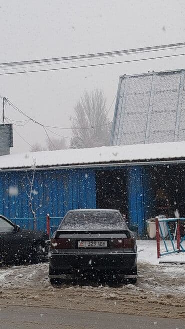 срочна прадаю авто: Audi 80: 1990 г., 1.8 л, Механика, Бензиновая, Седан — 4