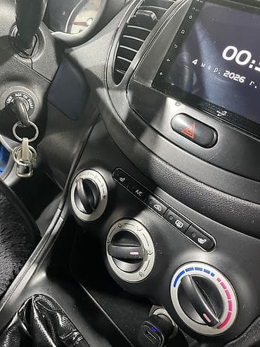 hyundai i 20: Hyundai i10: 2008 г., 1.1 л, Ручные, Бензин, Хэтчбэк — 8