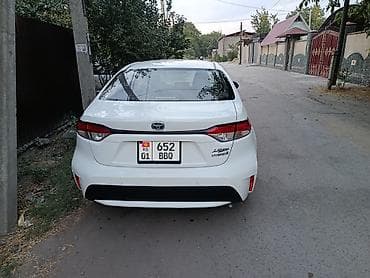 гибрид тойота: Toyota Corolla: 2021 г., 1.8 л, Гибрид, Седан — 1