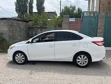 саната жолтый: Toyota Yaris: 2014 г., 1.5 л, Бензин, Седан — 3
