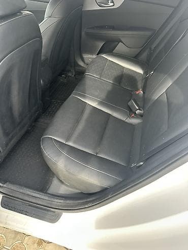 стекл: Kia Cerato: 2018 г., 1.6 л, Автомат, Бензин, Седан — 6