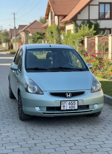 купить зимнюю резину бу на 16: Honda Jazz: 2002 г., 1.5 л, Автомат, Бензиновая, Хэтчбэк — 2