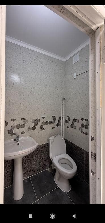 квартира токмок сдаю: 4 комнаты, 130 м² — 8