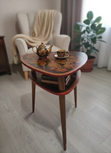 столы ручной работы: Двухъярусный журнальный столик с художественной росписью (в стиле — 1