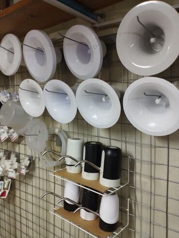 бутылки для кулера: Запчасть для Кулер Диспенсера.Бутылеприемник, краники,тены, элемент — 1