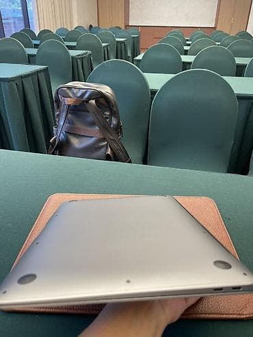 apple macbook air 11: Покупал в Дубае, есть даже чек и каробка пользовался 2 года. В — 5