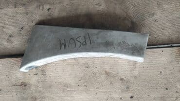 успокоитель тормозных колодок: Toyota Ipsum сапожок, Тойота Ипсум кузовная накладка 1996 по 2002 — 1