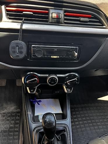 01: Kia Rio: 2019 г., 1.4 л, Механика, Бензин, Седан — 6