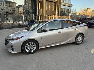 rav 4 2015: Toyota Prius: 2020 г., 1.8 л, Автомат, Гибрид, Хэтчбэк — 4