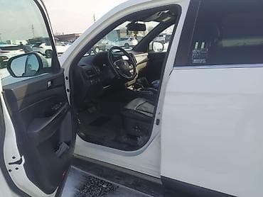 range rover evoque: Внедорожник белого цвета (праворульный), 5-дверный, на легкосплавных — 3