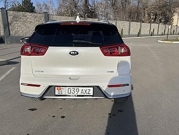 kia 2015: Kia Niro: 2017 г., 1.6 л, Робот, Гибрид, Внедорожник — 6