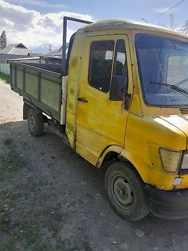 авто грузовые: Легкий грузовик, Mercedes-Benz, Стандарт — 5