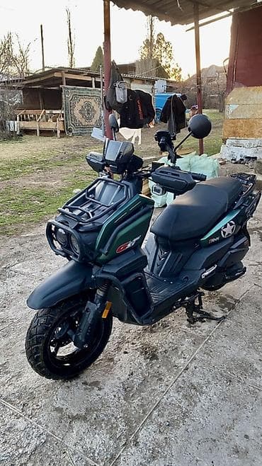 Кумурска мотороллер: Скутер танк 150 куб состояния жакшы матор тутобойт май жебейт пластик — 2