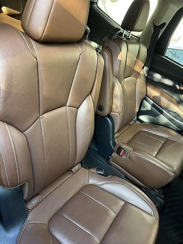 диспы: Subaru Ascent (интерьер 7‑местного внедорожника/кроссовера) — богатая — 7