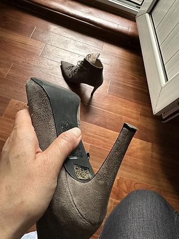 Ботинки и ботильоны: Очень красиво сидят на ножке. Замшевые ботильоны на шпильке. - Цвет — 4