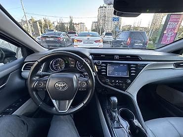 туксон 2017: Toyota Camry: 2018 г., Бензин — 8