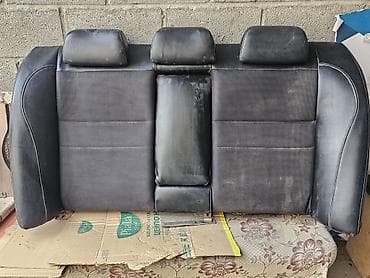 подголовники ипсум: Заднее сиденье, Subaru Б/у, Оригинал, Япония — 2