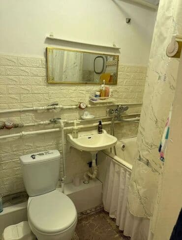 сдается квартира в мкр: 1 комната, 30 м², 104 серия, 1 этаж, Косметический ремонт — 3