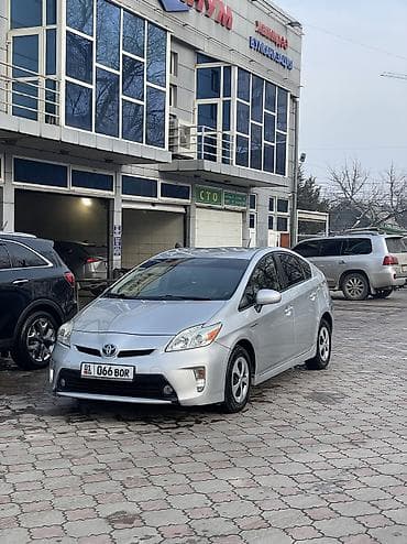 Toyota Prius: 2015 г., 1.8 л, Вариатор, Гибрид, Хэтчбэк