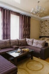 пол дом продаю: Сдаётся большая гостиница в центре г. Кант. Вотцап — 3