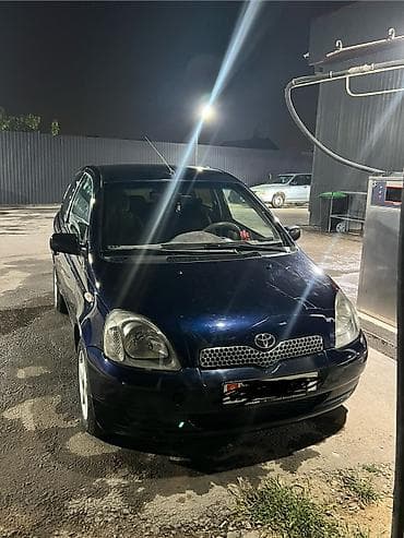 Toyota Yaris: 2002 г., 1.3 л, Механика, Бензин, Купе