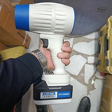 Аккумуляторный ручной прожектор Hyundai - Тип: светодиодный