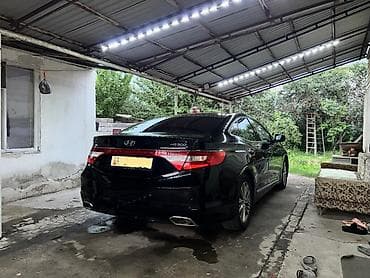 mazda 226: Hyundai Grandeur: 2016 г., 2.2 л, Автомат, Дизель, Седан — 4