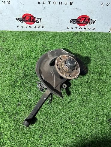 e24: Цапфа (поворотный кулак) передняя левая для Mercedes-Benz C-Class — 1