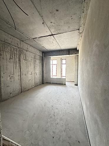кой таш: Просторная квартира в черновой отделке. Город Ош. Район дом Быта — 1