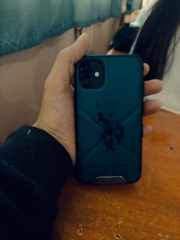 IPhone 11, Б/у, 64 ГБ, Черный, Защитное стекло, Чехол, 75 %