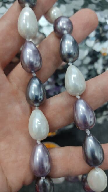 купить свадебное платье недорого: 1) Серьги -600с 2)Бусы перламутр( длина вместе с застёжкой 46см) — 2