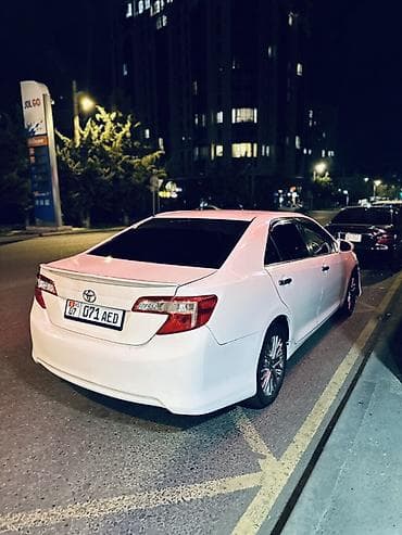Транспорт: Toyota Camry: 2013 г., Автомат, Седан — 3