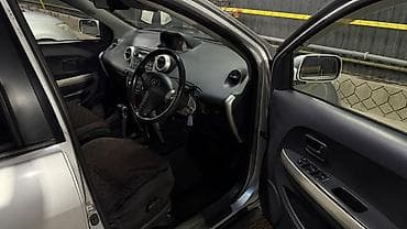 Toyota Ist: 2003 г., 1.3 л, Автомат, Хетчбек — 3