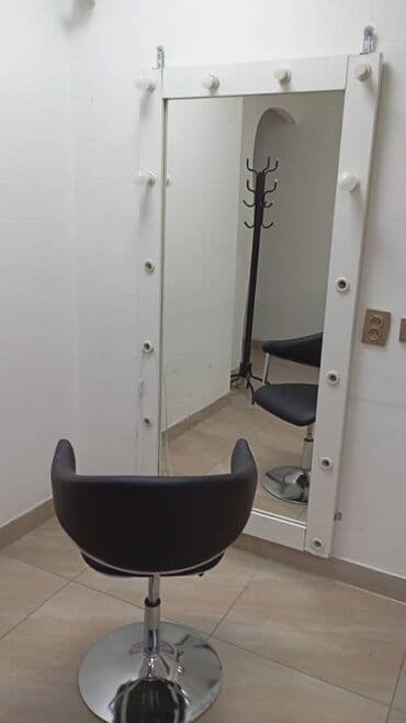 кресло барбер: Сдаются рабочие места: 💅 для мастера маникюра 💇‍♀️ для парикмахера — 2