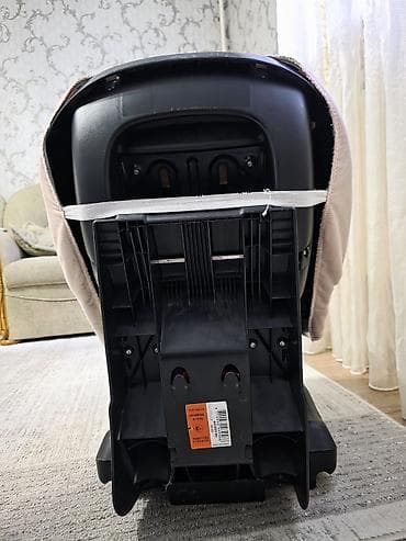 продаю токмок: Автокресло, цвет - Серый, Б/у — 3